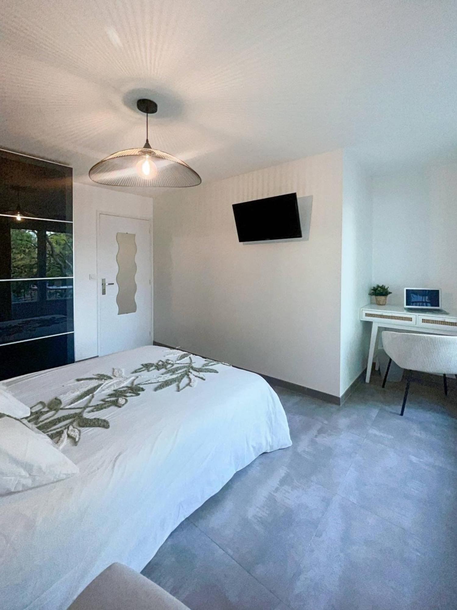 Auteuil • 4 Chambres • Wifi • Metro A 400M رينز المظهر الخارجي الصورة